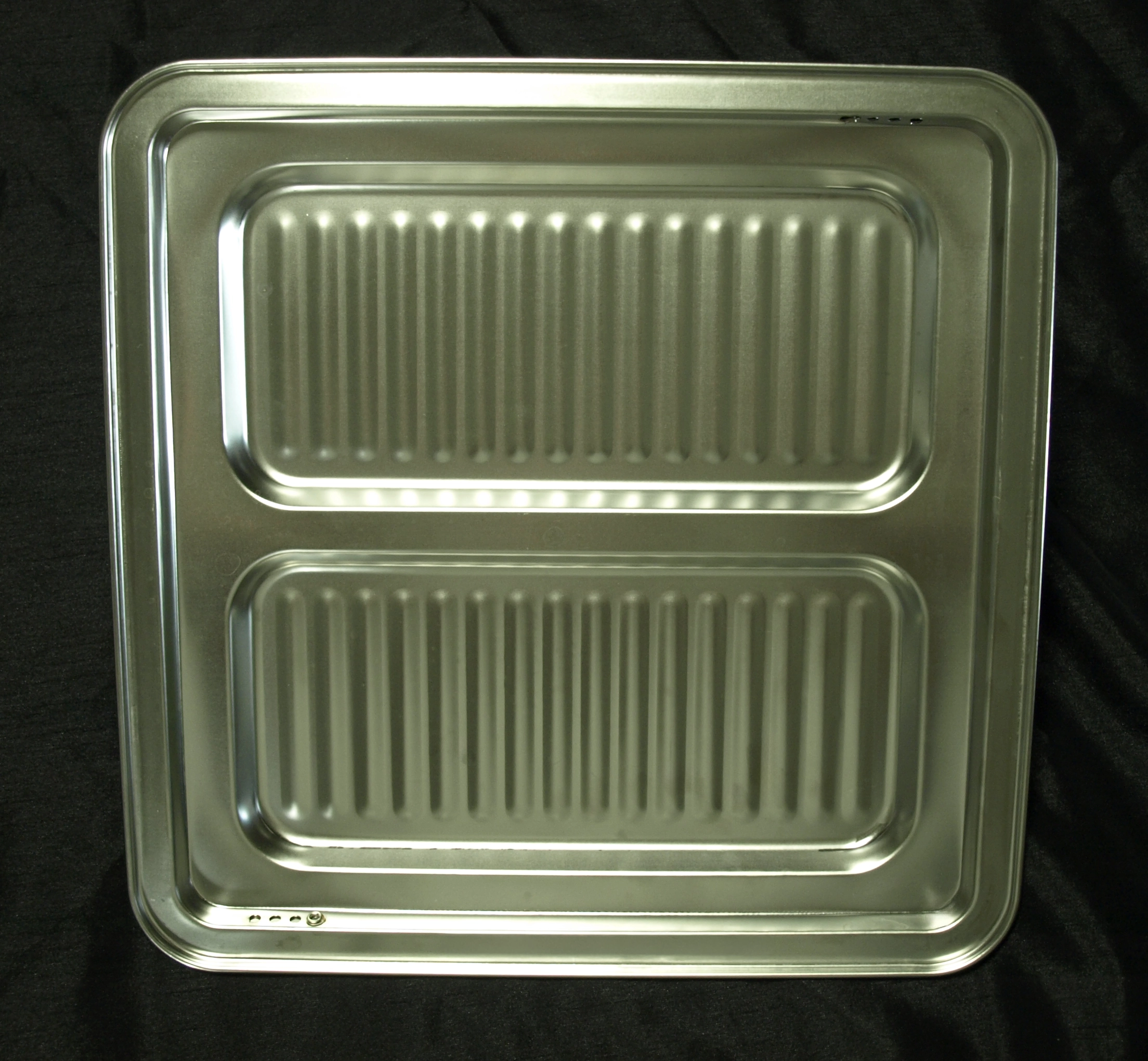 VersaGrill lid pan detail